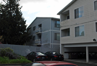 Orchid Apartments in Seattle, WA - Building Photo - Building Photo