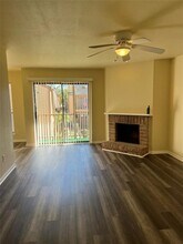 16111 Aspenglen Dr in Houston, TX - Building Photo - Building Photo