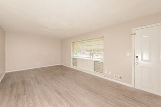 2230 Kilarney Rd in Decatur, GA - Building Photo - Building Photo