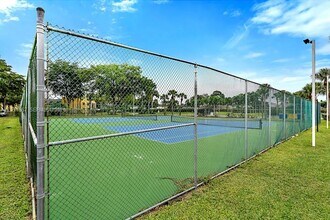 1408 Meadows Cir W in Boynton Beach, FL - Building Photo - Building Photo