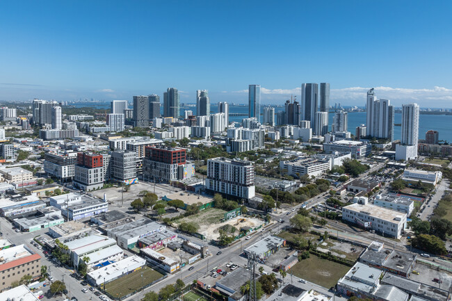 Highley House in Miami, FL - Foto de edificio - Building Photo