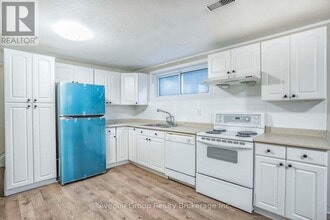 38 Hopperton Dr in Toronto, ON - Building Photo - Building Photo