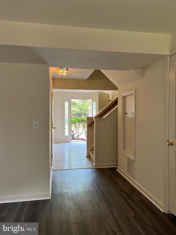 14288 Glade Spring Dr in Centreville, VA - Building Photo - Building Photo