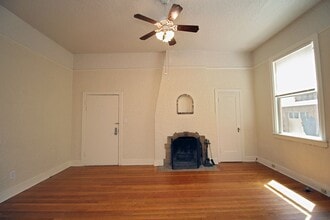 2354-2362 SW Cactus Dr in Portland, OR - Building Photo - Building Photo
