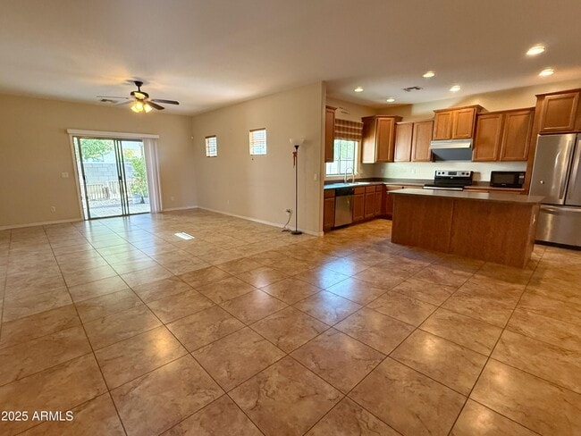 7911 S 50th Ln in Phoenix, AZ - Building Photo - Building Photo