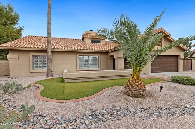 property at 5735 E Campo Bello Dr