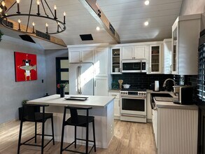 6332 Orion Ave in Los Angeles, CA - Building Photo - Building Photo