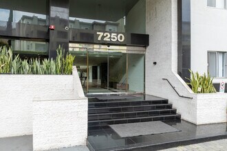 Franklin Towers in Los Angeles, CA - Building Photo - Building Photo