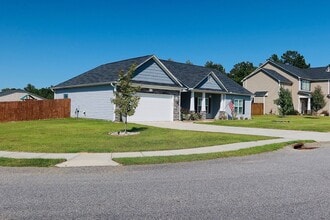 194 Yellowfoot Dr in Raeford, NC - Building Photo - Building Photo