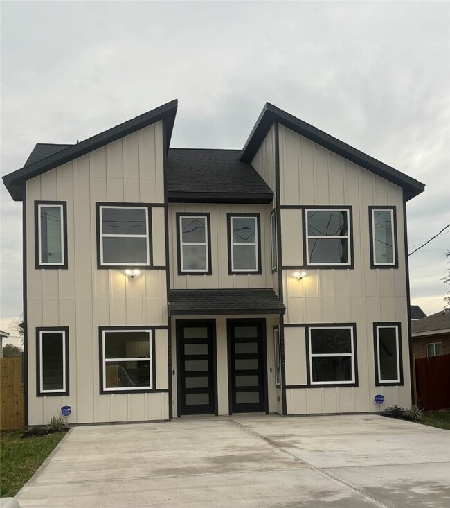 property at 5523 Haight St