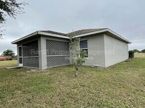 1429 NE 5th Ave in Cape Coral, FL - Building Photo - Building Photo