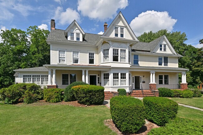 62 Elm St in Allendale, NJ - Building Photo - Building Photo