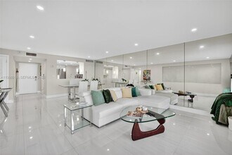 3000 E Sunrise Blvd in Fort Lauderdale, FL - Building Photo - Building Photo