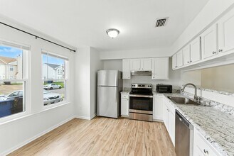 1323 Longlac Rd in Virginia Beach, VA - Building Photo - Building Photo