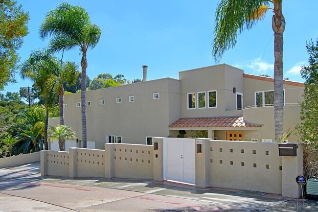 1506 Kearsarge Rd in San Diego, CA - Building Photo - Building Photo