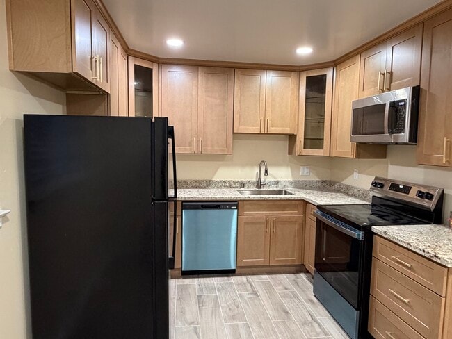 545 Northlake Dr, Unit 4 in San Jose, CA - Foto de edificio - Building Photo