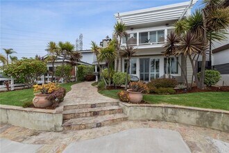 730 N Paulina Ave in Redondo Beach, CA - Foto de edificio - Building Photo