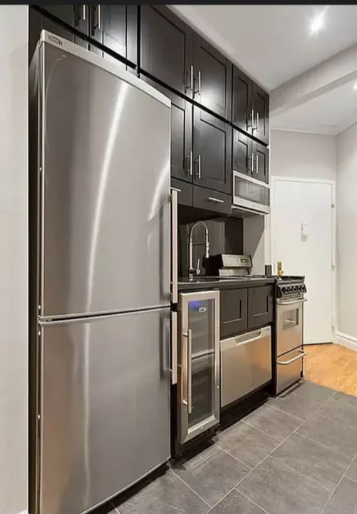 51 Leroy St in New York, NY - Building Photo