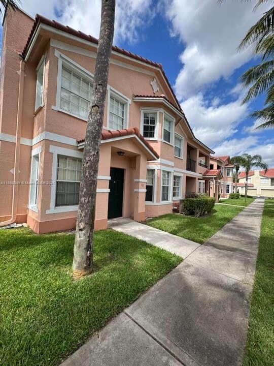 507 Belmont Ln in North Lauderdale, FL - Foto de edificio