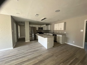 14 Crest Ln in North Little Rock, AR - Foto de edificio - Building Photo