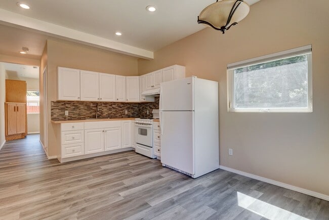 property at 811 W Patmore Rd