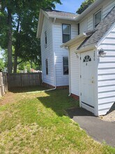 286 Hazard Ave in Enfield, CT - Building Photo - Building Photo