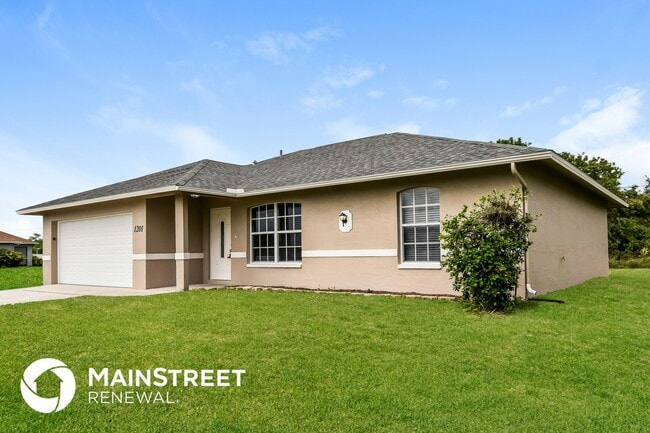 1201 NE 19th St in Cape Coral, FL - Building Photo - Building Photo