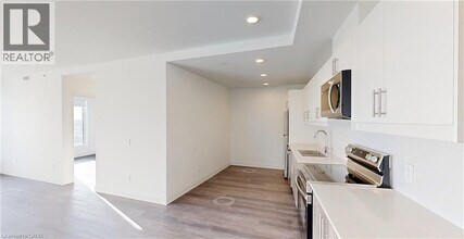 1333 Weber St E in Kitchener, ON - Building Photo - Building Photo