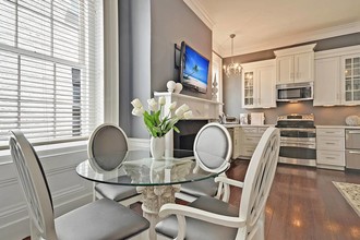 80 Society St-Unit -A in Charleston, SC - Foto de edificio - Building Photo
