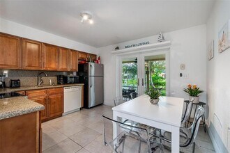 2717 SW 46th St in Fort Lauderdale, FL - Building Photo - Building Photo