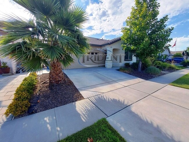 5609 Summer Land Dr in Linda, CA - Building Photo - Building Photo