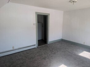 35 Spruce St in Waterville, ME - Building Photo - Building Photo