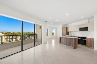 701 Valencia Ave in Coral Gables, FL - Building Photo - Building Photo