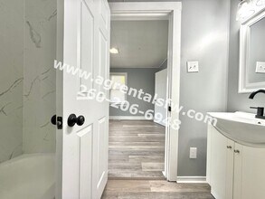4320 Avondale Dr in Fort Wayne, IN - Building Photo - Building Photo