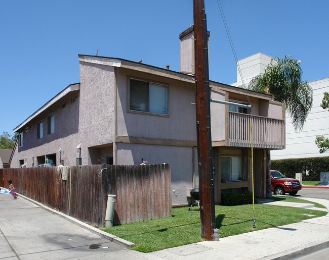 17031 Ash St in Huntington Beach, CA - Building Photo - Building Photo