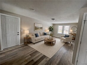 4989 Driftwood Dr in Liverpool, NY - Building Photo - Building Photo