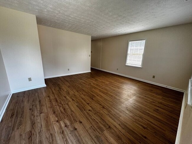 571 Downing St in Lawrenceville, GA - Building Photo - Building Photo