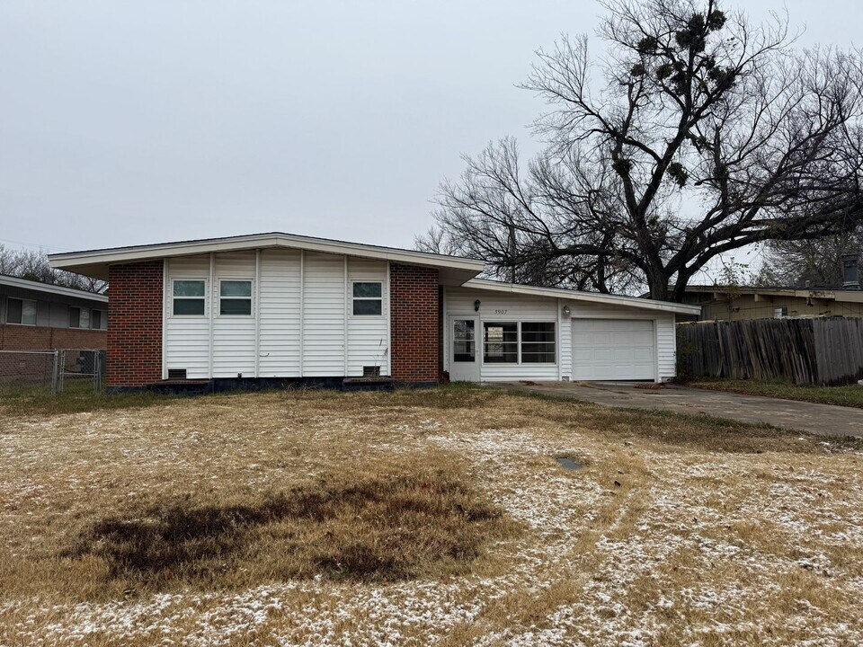 3907 NW Denver Ave in Lawton, OK - Building Photo