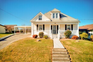 1624 Edgemont Ave in Bristol, TN - Building Photo