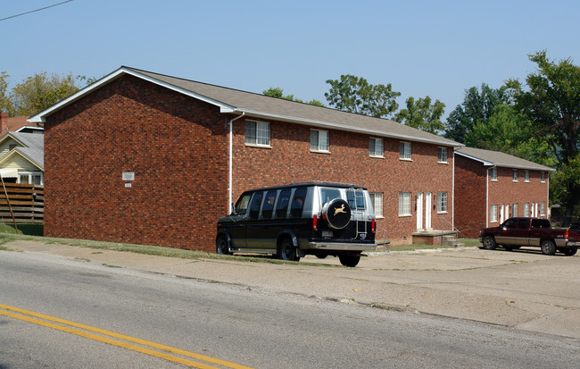 1030 Kanawha Ter in St. Albans, WV - Foto de edificio - Building Photo