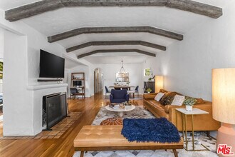 11208 Kling St in Los Angeles, CA - Building Photo - Building Photo