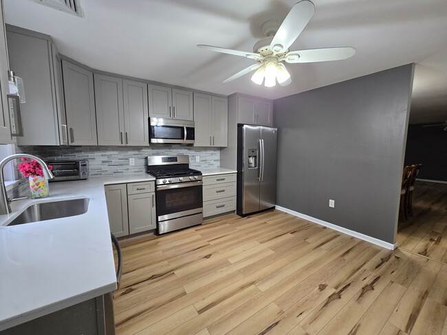 3 Hirschklau Ln, Unit Spacious 2BR/2BA Condo in Fair Lawn, NJ - Building Photo - Building Photo