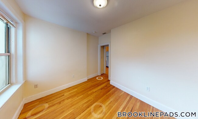 73 Thatcher St in Brookline, MA - Building Photo - Building Photo