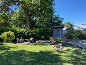 19260 SW Vista St in Aloha, OR - Foto de edificio - Building Photo