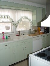 529 Pleasant St in Colorado Springs, CO - Building Photo - Building Photo