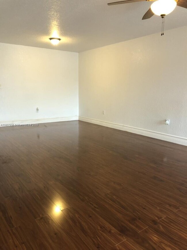19558 NW 55th Cir Pl in Miami Gardens, FL - Building Photo - Building Photo