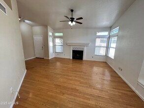 1233 N Pebble Beach Dr in Gilbert, AZ - Building Photo - Building Photo