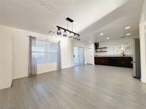 5386 Walcott Dr in Las Vegas, NV - Building Photo - Building Photo