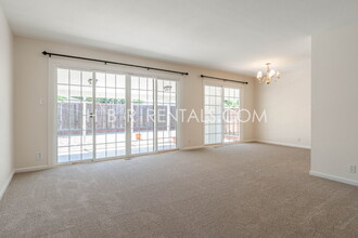 1027 Vía Madrid in Livermore, CA - Building Photo - Building Photo