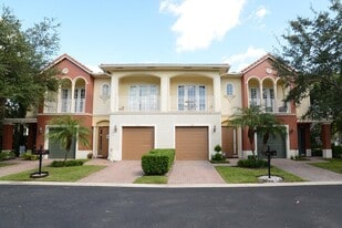 105 Vía Aurelia in Royal Palm Beach, FL - Building Photo